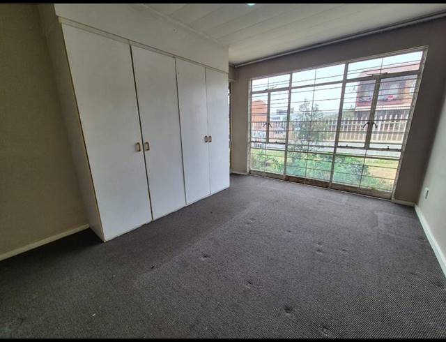 2 BEDROOM APARTMENT FOR SALE IN NEW REDRUTH